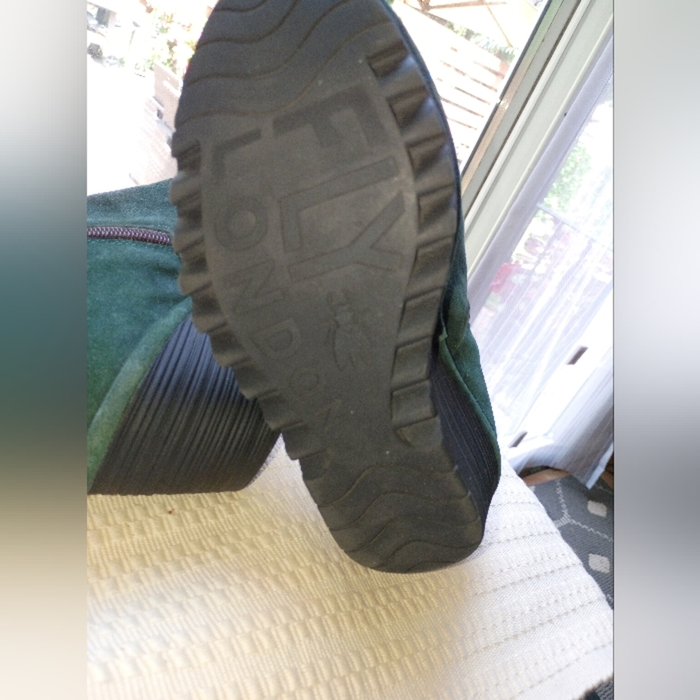 Fly London Women's Green and Gold Ankle Boot Size 39W.9.5like New. - Picture 7 of 10